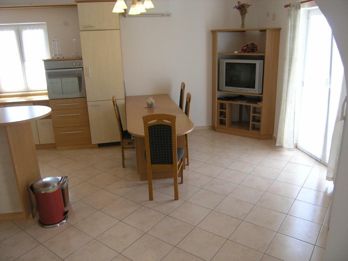 Apartman Juric Krk Town Exterior foto
