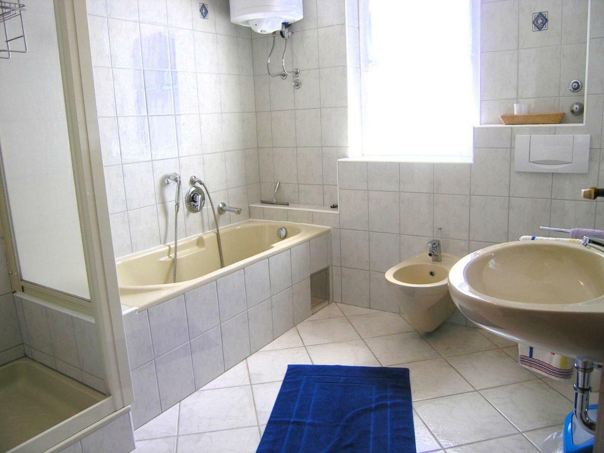 Apartman Juric Krk Town Exterior foto