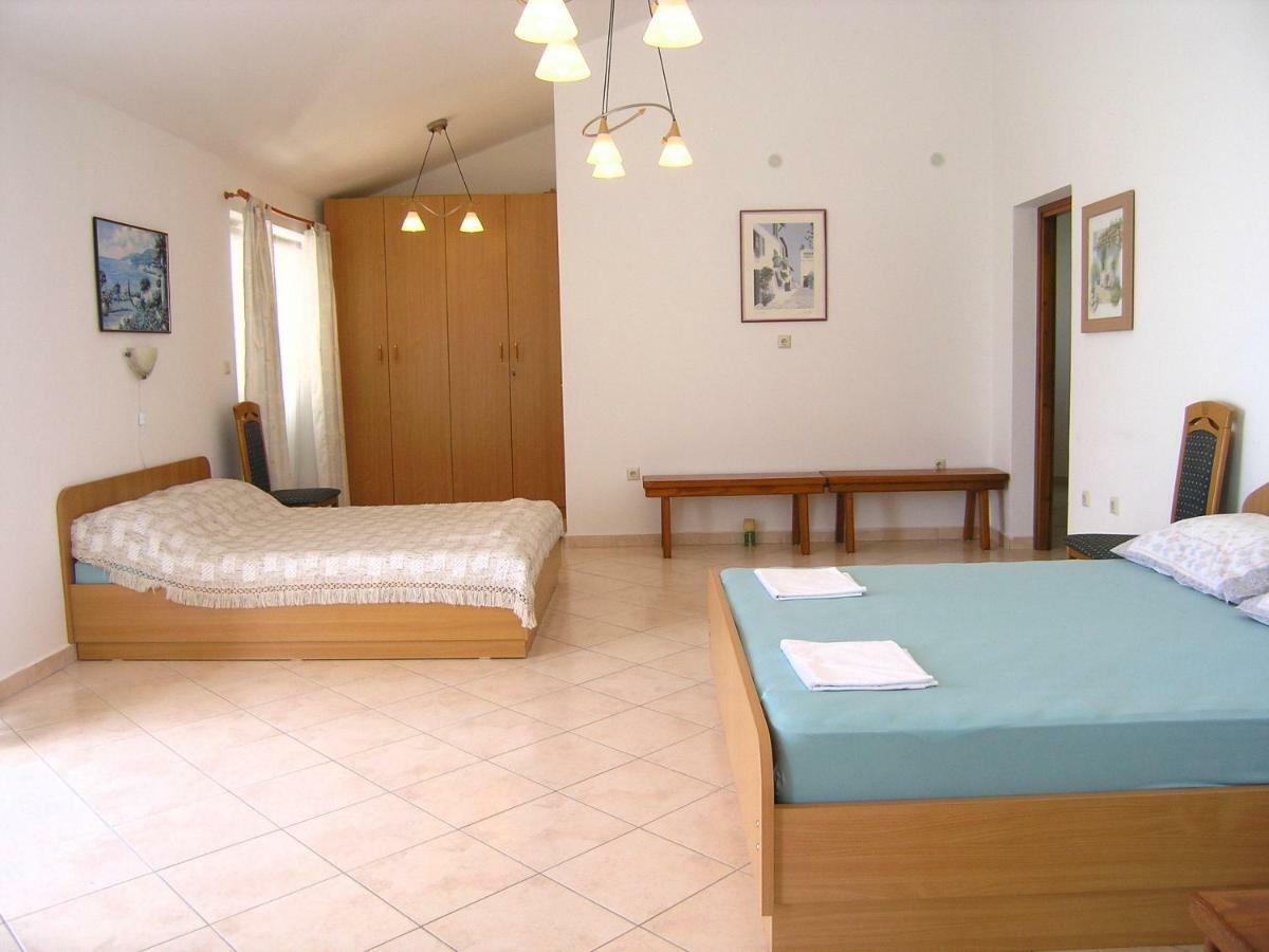 Apartman Juric Krk Town Exterior foto