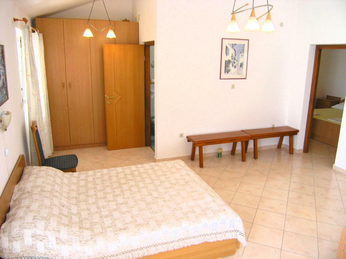 Apartman Juric Krk Town Exterior foto