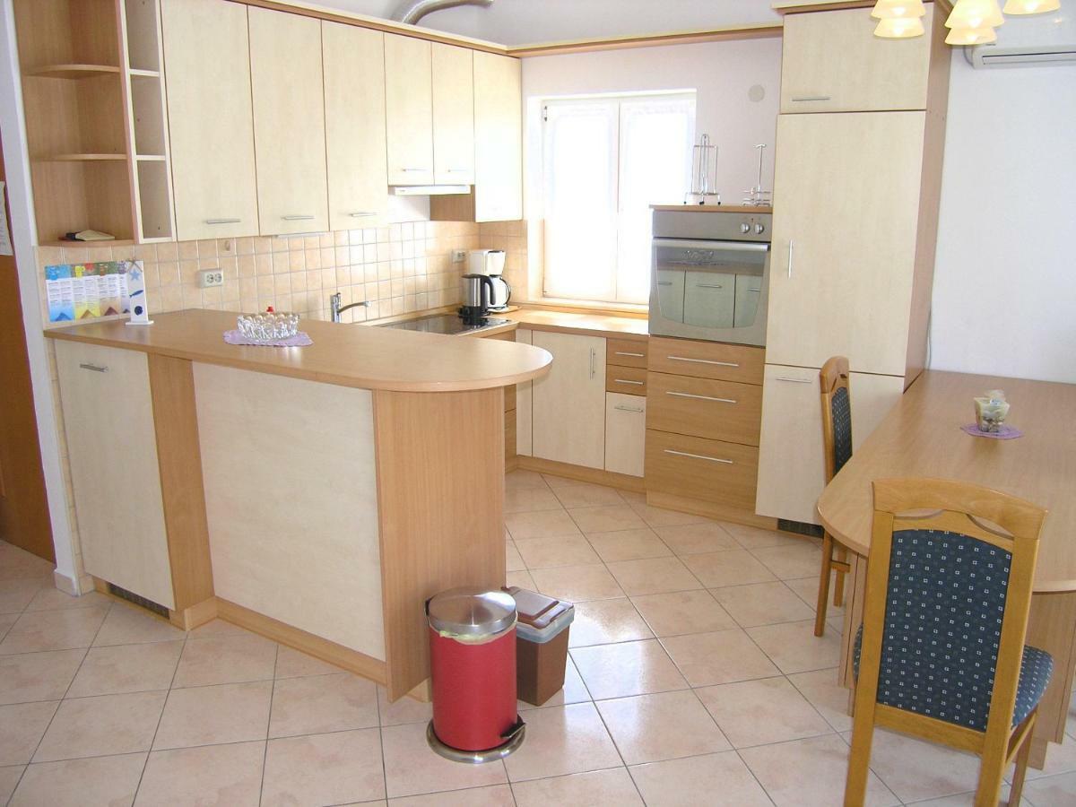 Apartman Juric Krk Town Exterior foto