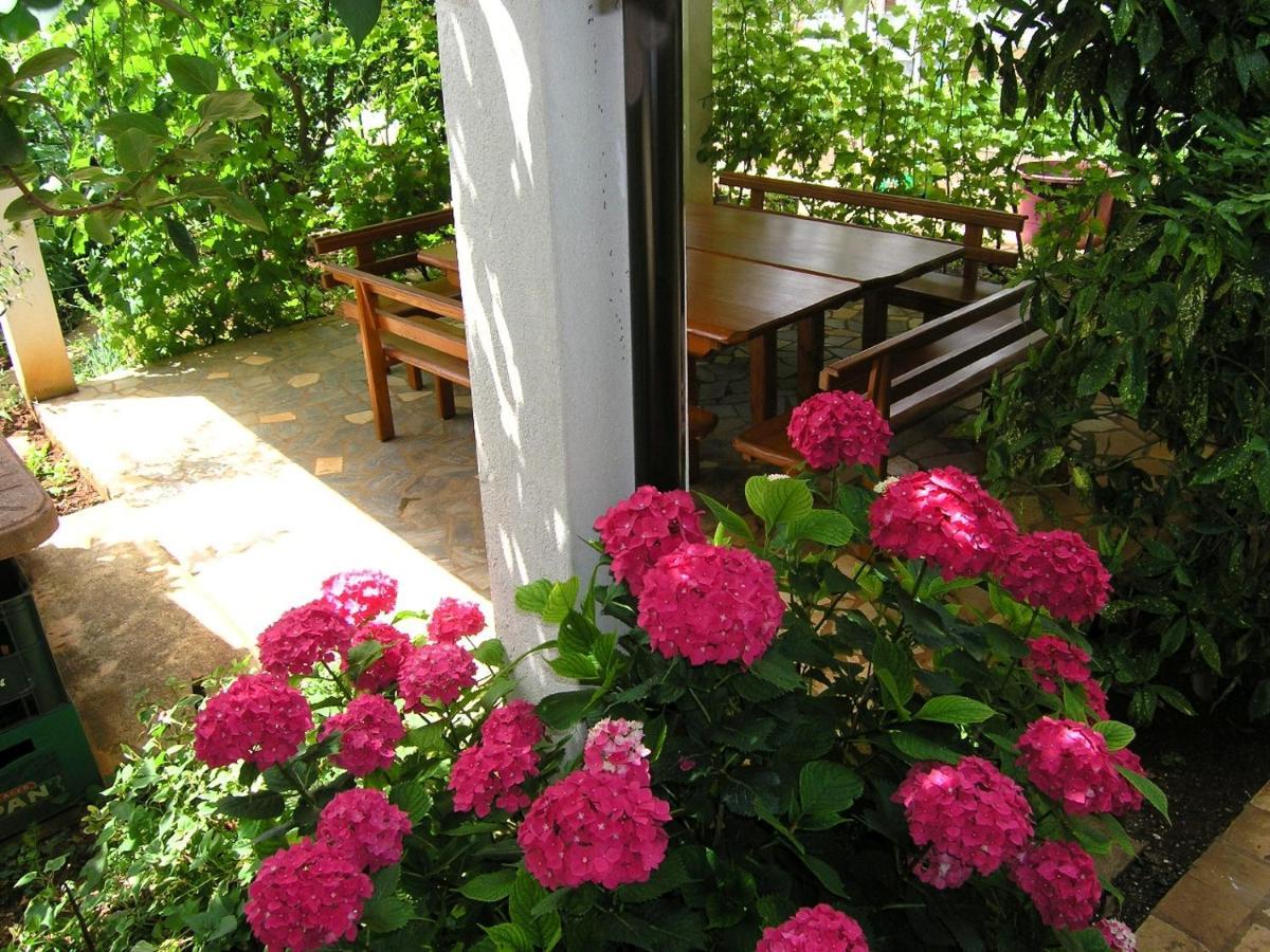 Apartman Juric Krk Town Exterior foto